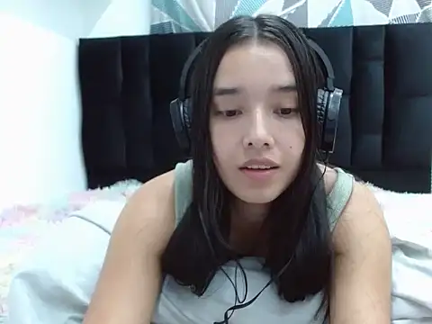  luna 777 online show from October 9, 2025, 9:35 pm