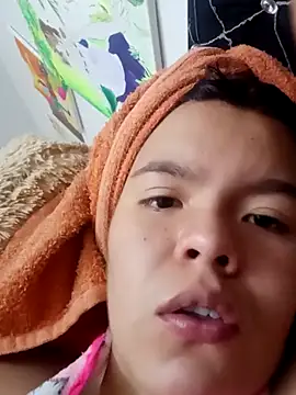 Snapshot of krolay16 chatting on February 22, 2025, 9:59 pm krolay16 online show from February 22, 2025, 9:59 pm