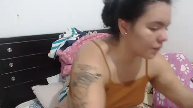 Snapshot of krolay16 chatting on March 6, 2025, 3:45 pm krolay16 online show from March 6, 2025, 3:45 pm