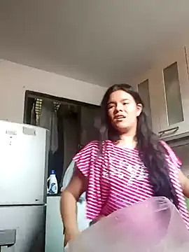 Snapshot of krolay16 chatting on March 17, 2025, 5:49 pm krolay16 online show from March 17, 2025, 5:49 pm