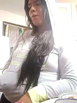 Snapshot of krolay16 chatting on March 18, 2025, 2:15 pm krolay16 online show from March 18, 2025, 2:15 pm