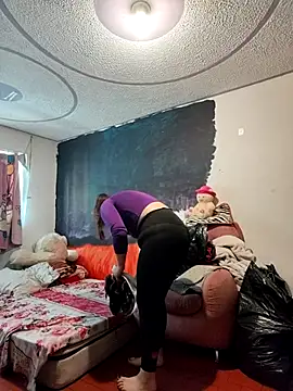 Snapshot of krolay16 chatting on October 13, 2025, 2:28 pm krolay16 online show from October 13, 2025, 2:28 pm