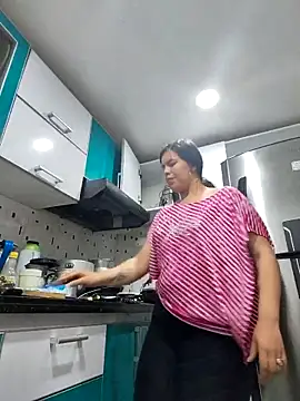 Snapshot of krolay16 chatting on October 21, 2025, 1:39 am krolay16 online show from October 21, 2025, 1:39 am