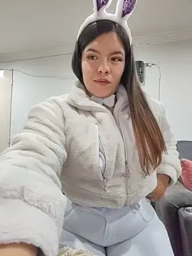 Snapshot of krolay16 chatting on October 31, 2025, 10:05 am krolay16 online show from October 31, 2025, 10:05 am