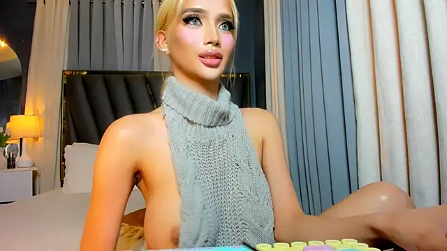 KylieSonique online show from May 8, 2026, 2:17 am