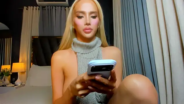 KylieSonique online show from July 21, 2026, 2:25 am