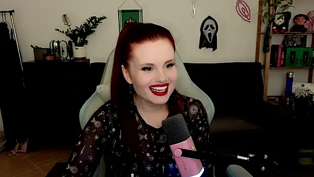 Della Ideal online show from December 14, 2025, 5:07 pm