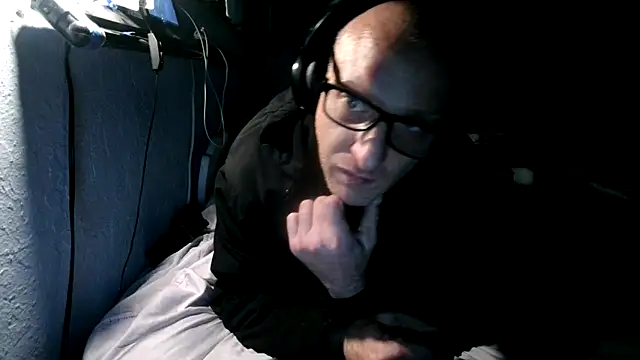 Snapshot of PornStro921 chatting on October 30, 2025, 8:20 pm PornStro921 online show from October 30, 2025, 8:20 pm