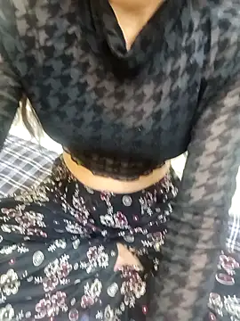 Snapshot of Reena600 chatting on March 2, 2025, 7:02 pm Reena600 online show from March 2, 2025, 7:02 pm