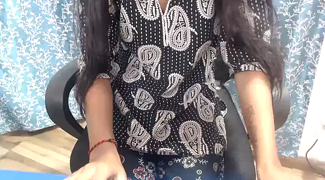 Snapshot of Reena600 chatting on March 3, 2025, 1:53 am Reena600 online show from March 3, 2025, 1:53 am