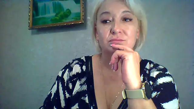 Snapshot of ArielXLoveresss chatting on August 5, 2026, 8:39 am ArielXLoveresss online show from August 5, 2026, 8:39 am