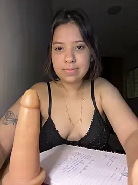 Snapshot of KiaraCut chatting on March 29, 2026, 1:05 am KiaraCut online show from March 29, 2026, 1:05 am