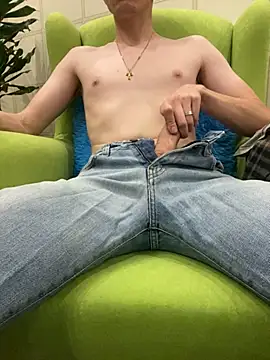 Snapshot of gayman111111 chatting on October 17, 2025, 4:42 pm gayman111111 online show from October 17, 2025, 4:42 pm