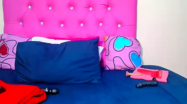 Snapshot of SEXYASSTINAXXX chatting on March 19, 2025, 2:05 am SEXYASSTINAXXX online show from March 19, 2025, 2:05 am