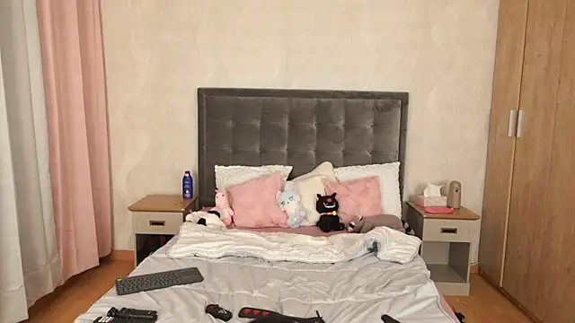 DaliaCruz online show from November 20, 2025, 8:52 pm