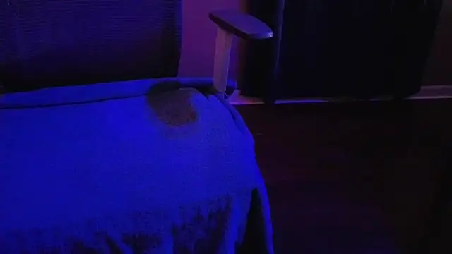 KiPumpdoggo online show from April 15, 2026, 1:01 am