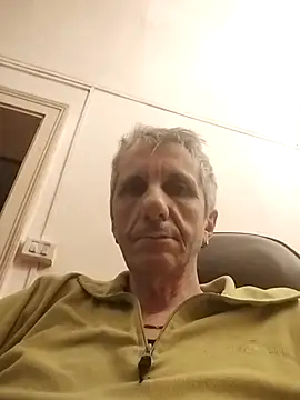 maxdaddy690 online show from March 10, 2025, 2:37 pm