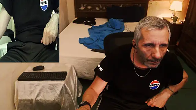 maxdaddy690 online show from September 16, 2025, 8:54 pm