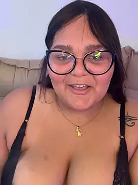 Snapshot of thataa_paixao chatting on September 8, 2025, 4:50 pm thataa paixao online show from September 8, 2025, 4:50 pm