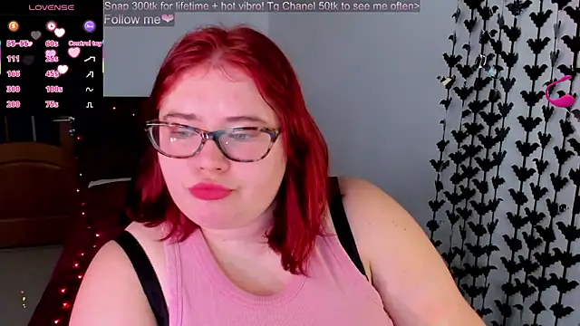 Snapshot of Lily_lu_one chatting on October 23, 2025, 10:36 am Lily lu one online show from October 23, 2025, 10:36 am