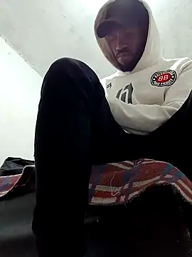 Snapshot of aventuraparatiM_o_r_e chatting on February 26, 2025, 4:25 am aventuraparatiM o r e online show from February 26, 2025, 4:25 am