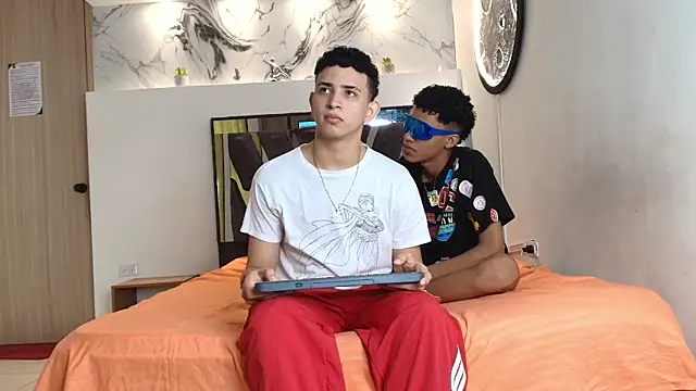 KING OFF BOYS online show from October 13, 2025, 1:22 pm