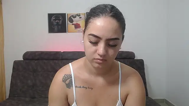 Snapshot of Anthonela_Queen chatting on March 11, 2025, 10:51 am Anthonela Queen online show from March 11, 2025, 10:51 am