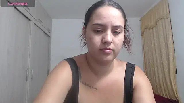 Snapshot of Anthonela_Queen chatting on October 15, 2025, 12:11 am Anthonela Queen online show from October 15, 2025, 12:11 am