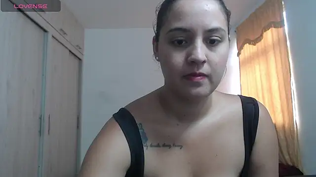 Snapshot of Anthonela_Queen chatting on October 19, 2025, 4:40 pm Anthonela Queen online show from October 19, 2025, 4:40 pm