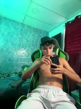 Snapshot of twinks_28 chatting on October 10, 2025, 8:08 pm twinks 28 online show from October 10, 2025, 8:08 pm