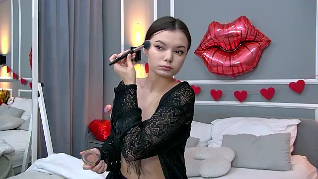 AsterQuinn online show from March 11, 2026, 12:55 pm