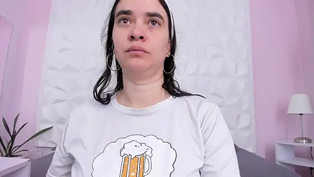 Snapshot of Valeriagomez_ chatting on September 11, 2025, 12:05 pm Valeriagomez online show from September 11, 2025, 12:05 pm