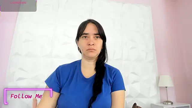 Snapshot of Valeriagomez_ chatting on November 20, 2025, 12:05 pm Valeriagomez online show from November 20, 2025, 12:05 pm