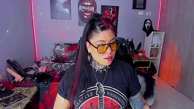 Veronika metal online show from December 15, 2025, 4:11 pm