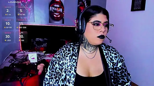 Veronika metal online show from April 21, 2026, 9:39 pm