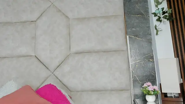 Snapshot of Vaiolett_Smith chatting on December 1, 2025, 12:21 pm Vaiolett Smith online show from December 1, 2025, 12:21 pm