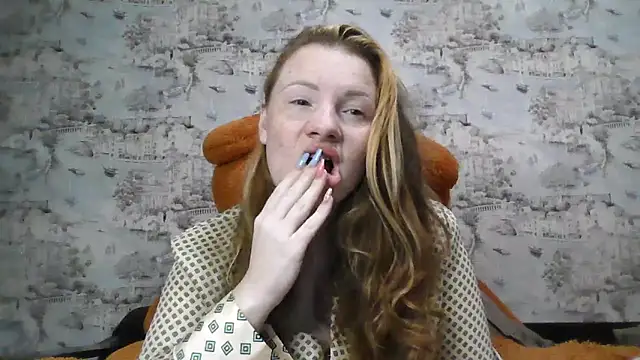 Eveline May online show from October 29, 2025, 4:20 pm