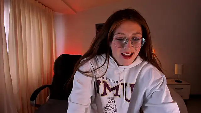 Snapshot of Emily_Warren_ chatting on September 30, 2025, 8:58 pm Emily Warren online show from September 30, 2025, 8:58 pm