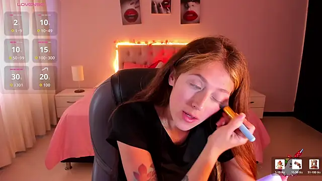 Emily Warren  online show from January 31, 2026, 8:07 pm