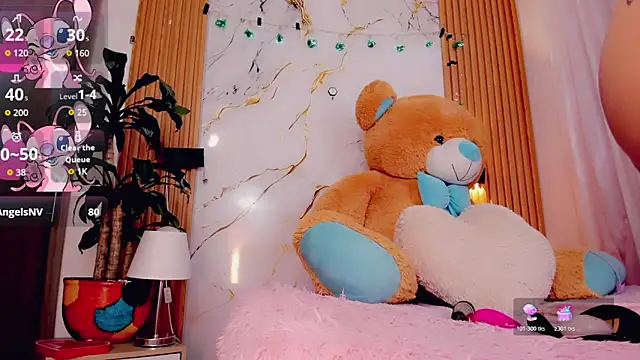 ValeriCardenas online show from April 9, 2026, 3:06 am