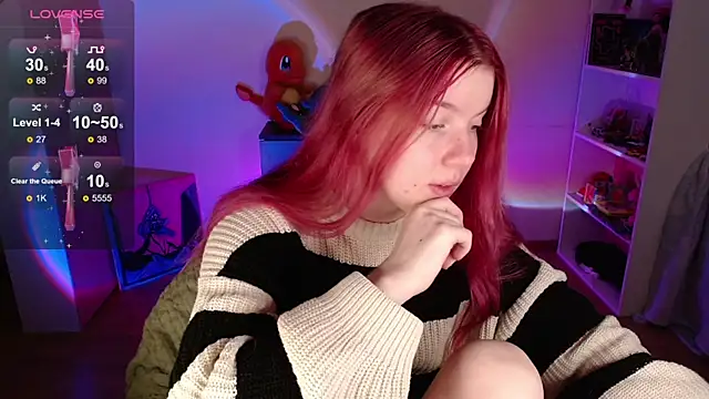 Snapshot of Strawberry_juli chatting on October 19, 2025, 5:41 am Strawberry juli online show from October 19, 2025, 5:41 am