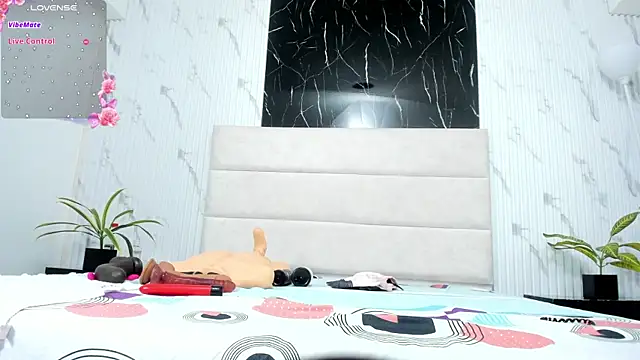 Snapshot of ZoeeG chatting on March 15, 2025, 3:18 am ZoeeG online show from March 15, 2025, 3:18 am