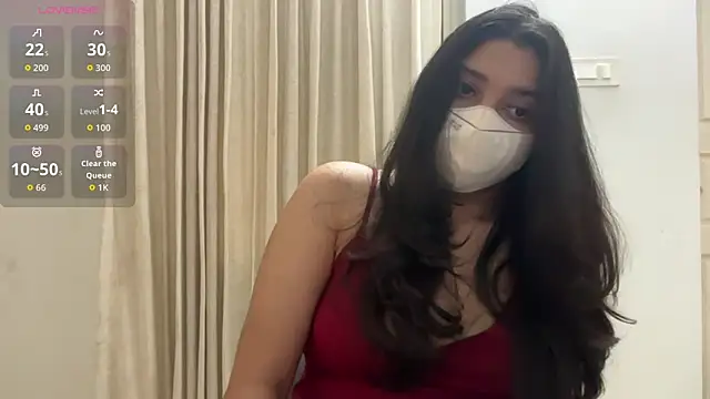 Snapshot of oviyakalra chatting on November 4, 2025, 4:11 am oviyakalra online show from November 4, 2025, 4:11 am