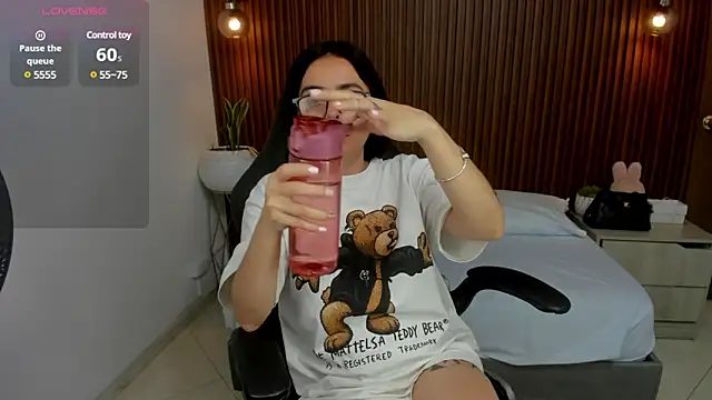 Snapshot of zakia23_ chatting on March 5, 2025, 11:16 pm zakia23 online show from March 5, 2025, 11:16 pm