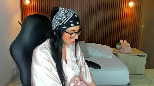 Snapshot of zakia23_ chatting on March 19, 2025, 7:17 pm zakia23 online show from March 19, 2025, 7:17 pm