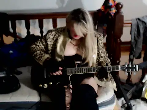 emmex671 online show from October 19, 2025, 2:29 pm