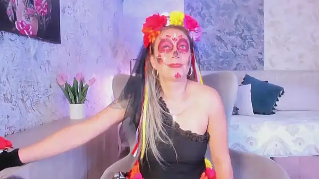 Liannaa  online show from October 29, 2025, 7:37 pm