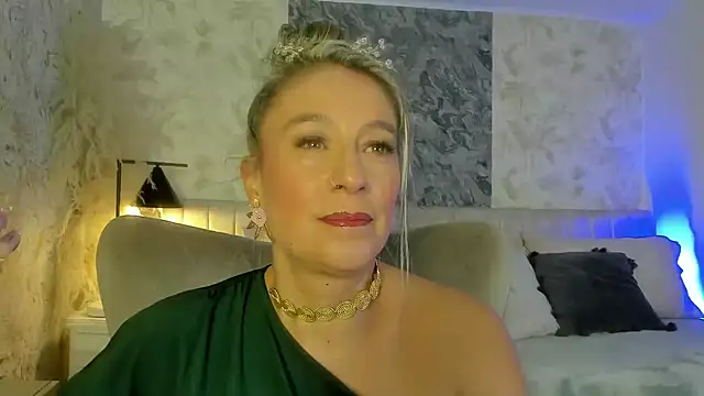 Snapshot of Liannaa_ chatting on November 25, 2025, 7:36 pm Liannaa online show from November 25, 2025, 7:36 pm