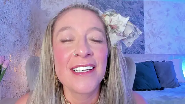 Snapshot of Liannaa_ chatting on November 26, 2025, 5:58 pm Liannaa online show from November 26, 2025, 5:58 pm