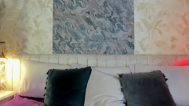 Arianaa collins online show from January 13, 2026, 11:48 am